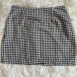 Houndstooth Skirt (Medium)